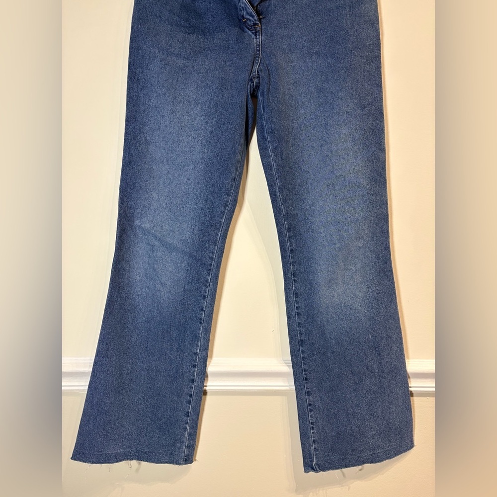 St. John Collection by Marie Gray Raw Hem Cotton Blue Jeans Sz. 8 - Picture 5 of 10